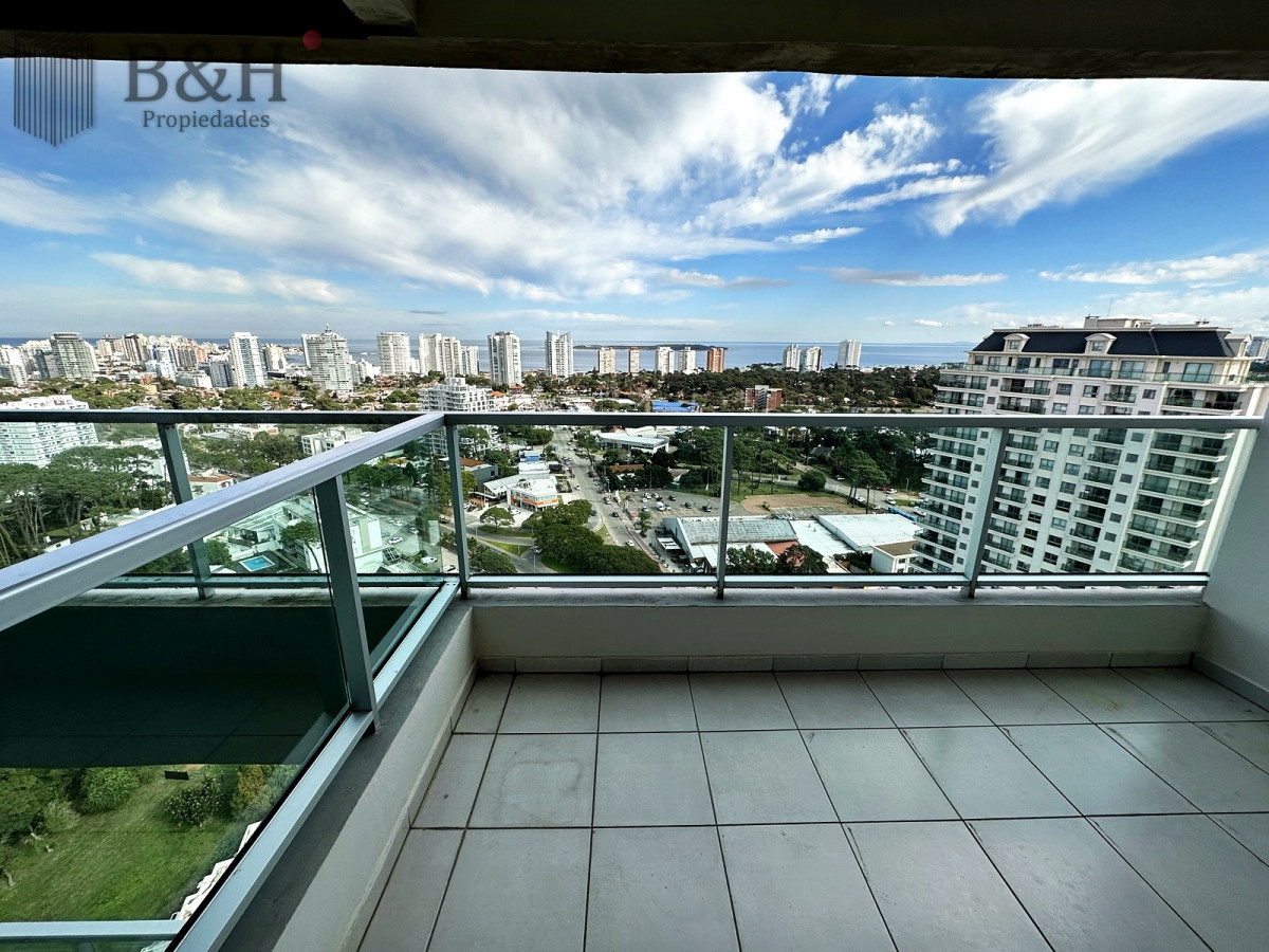 Apartamento ID.7413 - Piso alto, edificio moderno y con servicios, alquiler anual disponible! 