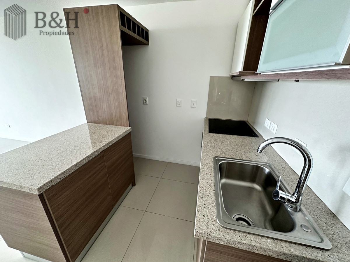 Apartamento ID.7413 - Piso alto, edificio moderno y con servicios, alquiler anual disponible! 