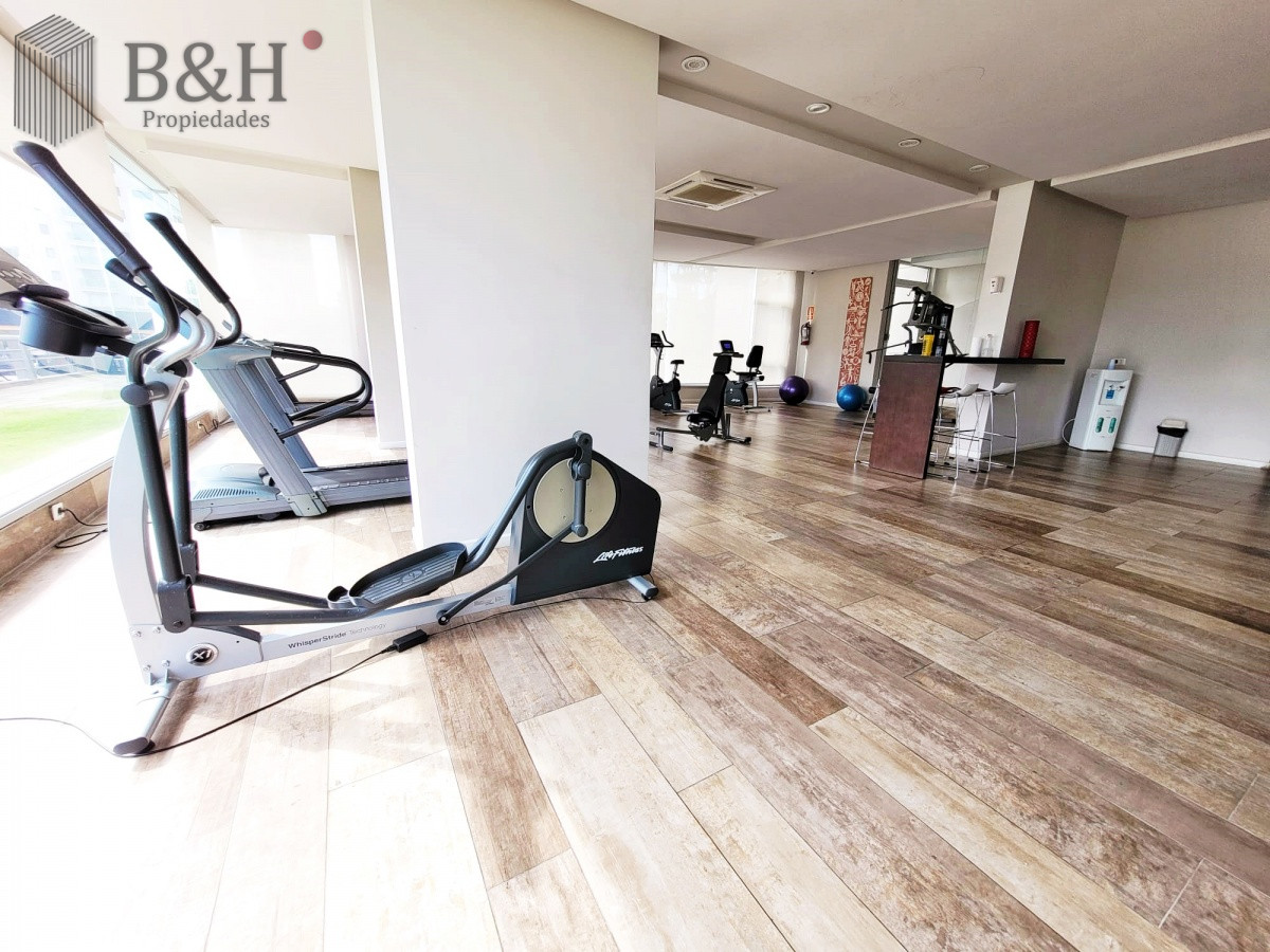 Apartamento ID.7413 - Piso alto, edificio moderno y con servicios, alquiler anual disponible! 