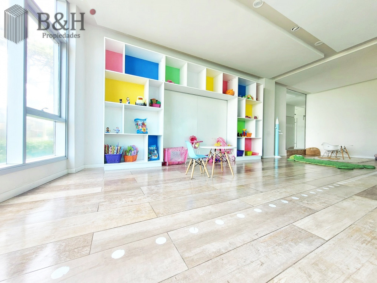 Apartamento ID.7413 - Piso alto, edificio moderno y con servicios, alquiler anual disponible! 
