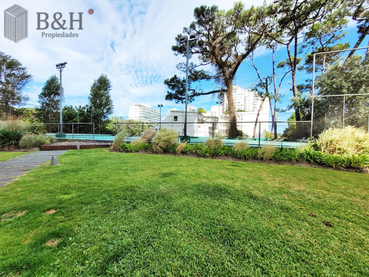 Apartamento ID.7413 - Piso alto, edificio moderno y con servicios, alquiler anual disponible! 