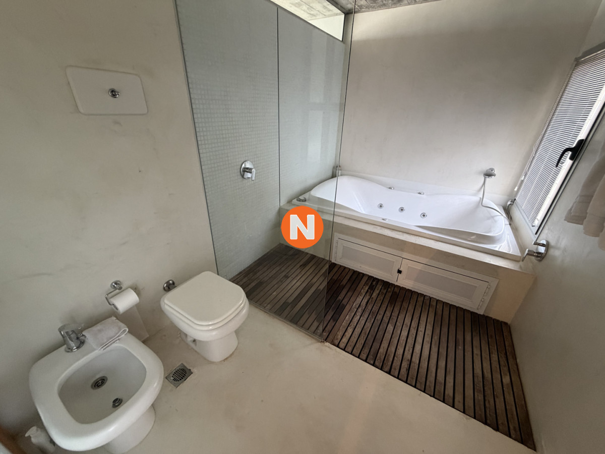 Casa Ref.226009 - Punta del Este, casa frente al mar - Tio Tom