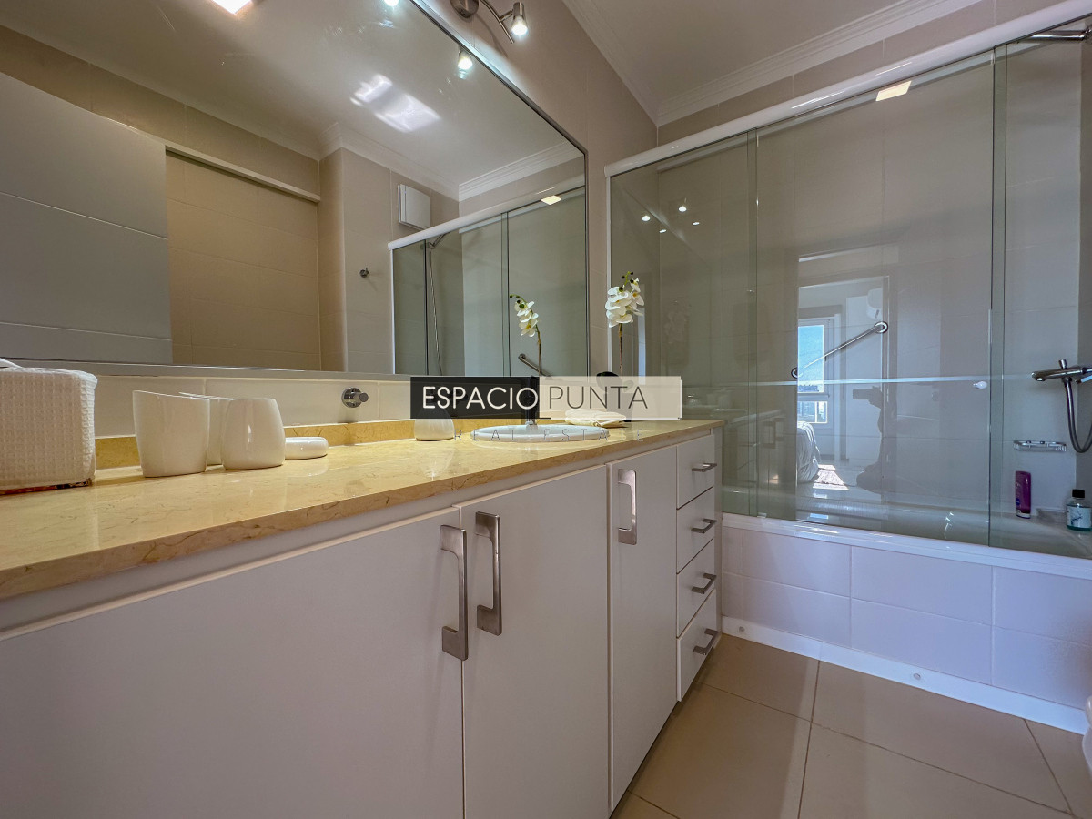 Apartamento ID.2570 - Exclusivo Penthouse con parrillero propio!!!