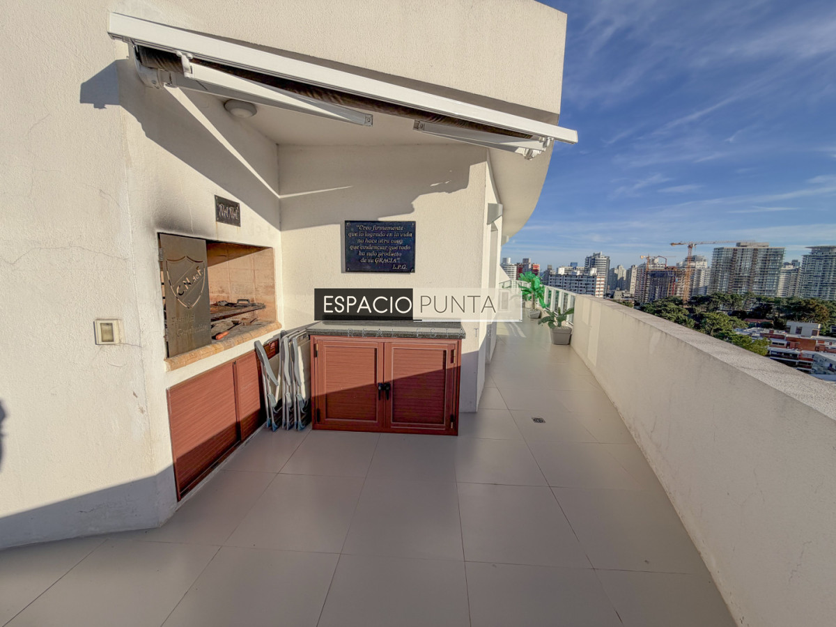 Apartamento ID.2570 - Exclusivo Penthouse con parrillero propio!!!