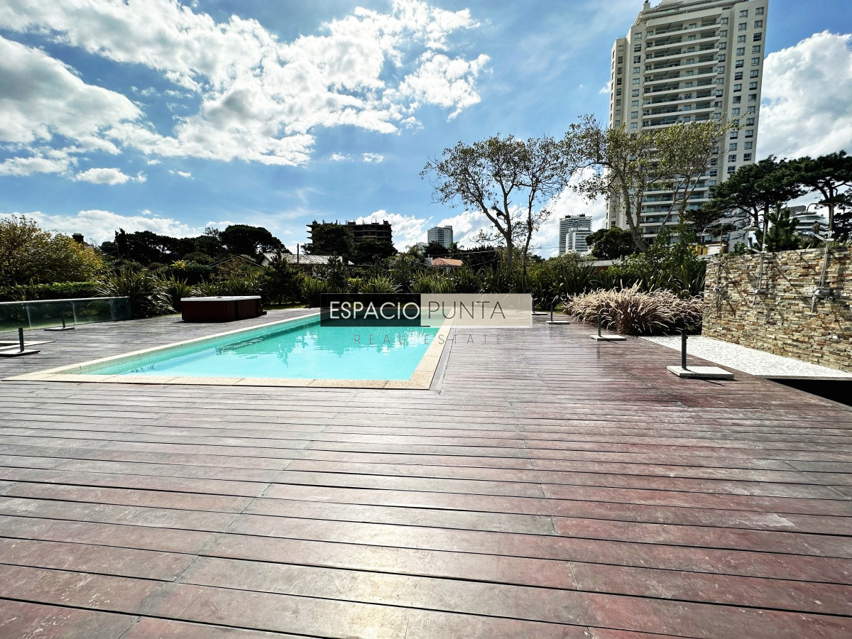 Apartamento ID.4671 - Hermoso Apartamento en venta a pasos del mar.