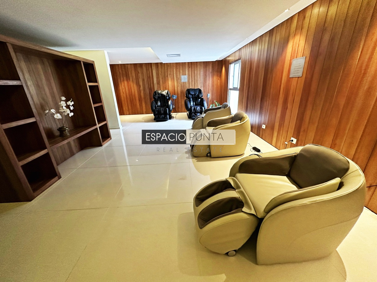 Apartamento ID.4671 - Hermoso Apartamento en venta a pasos del mar.