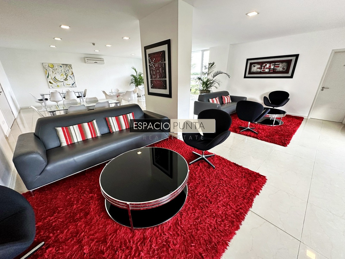 Apartamento ID.2570 - Exclusivo Penthouse con parrillero propio!!!