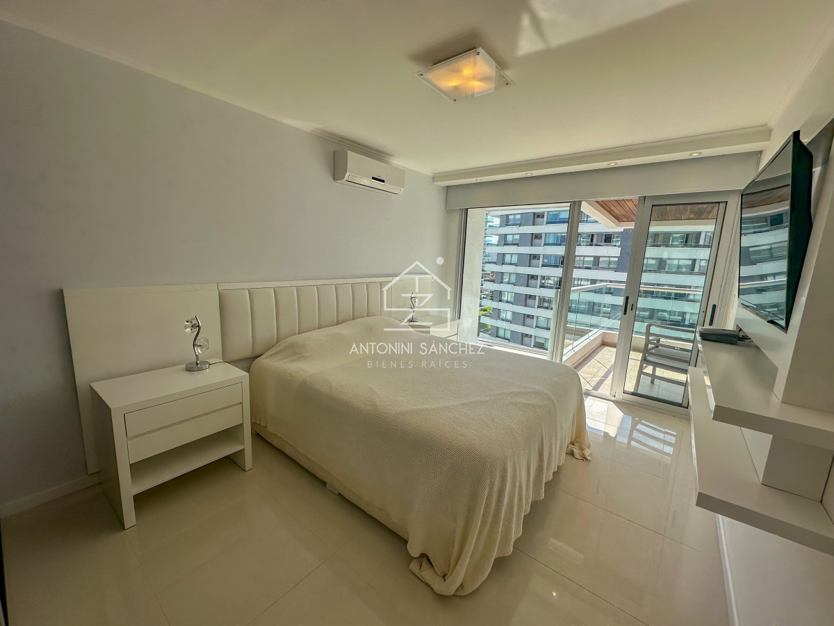 Apartamento ID.839 - Icon Brava en venta de 2 dormitorios y medio 