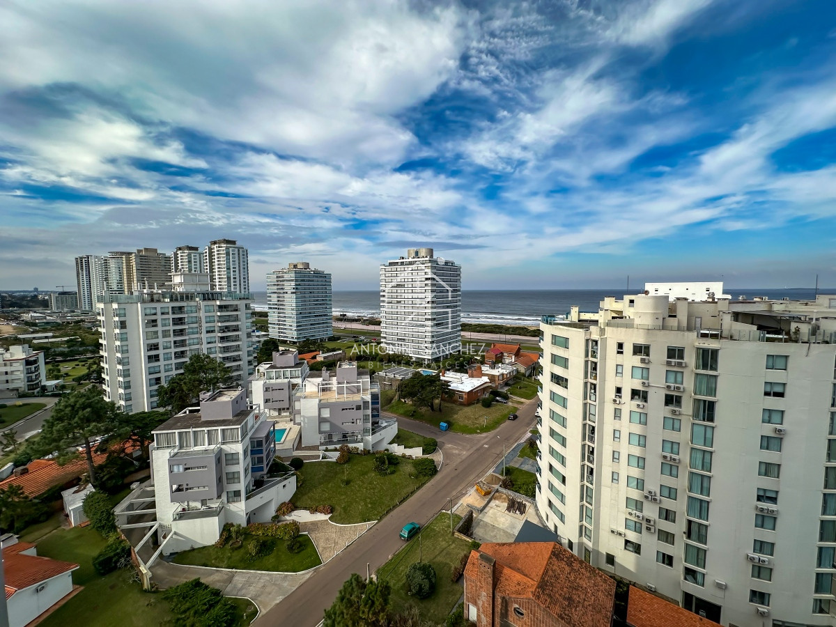 Apartamento ID.796 - Hermoso apartamento en Torre Premium con vista a Playa Brava!
