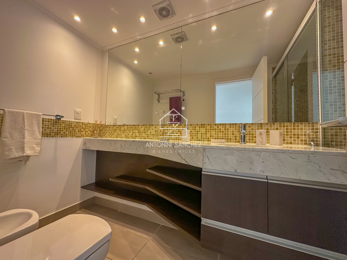 Apartamento ID.839 - Icon Brava en venta de 2 dormitorios y medio 