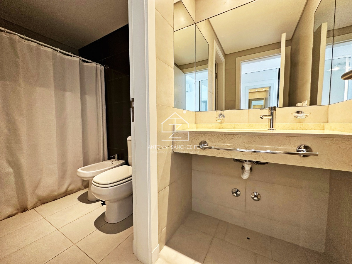 Apartamento ID.4218 - Wind Tower en venta con vista al mar y amplio balcón