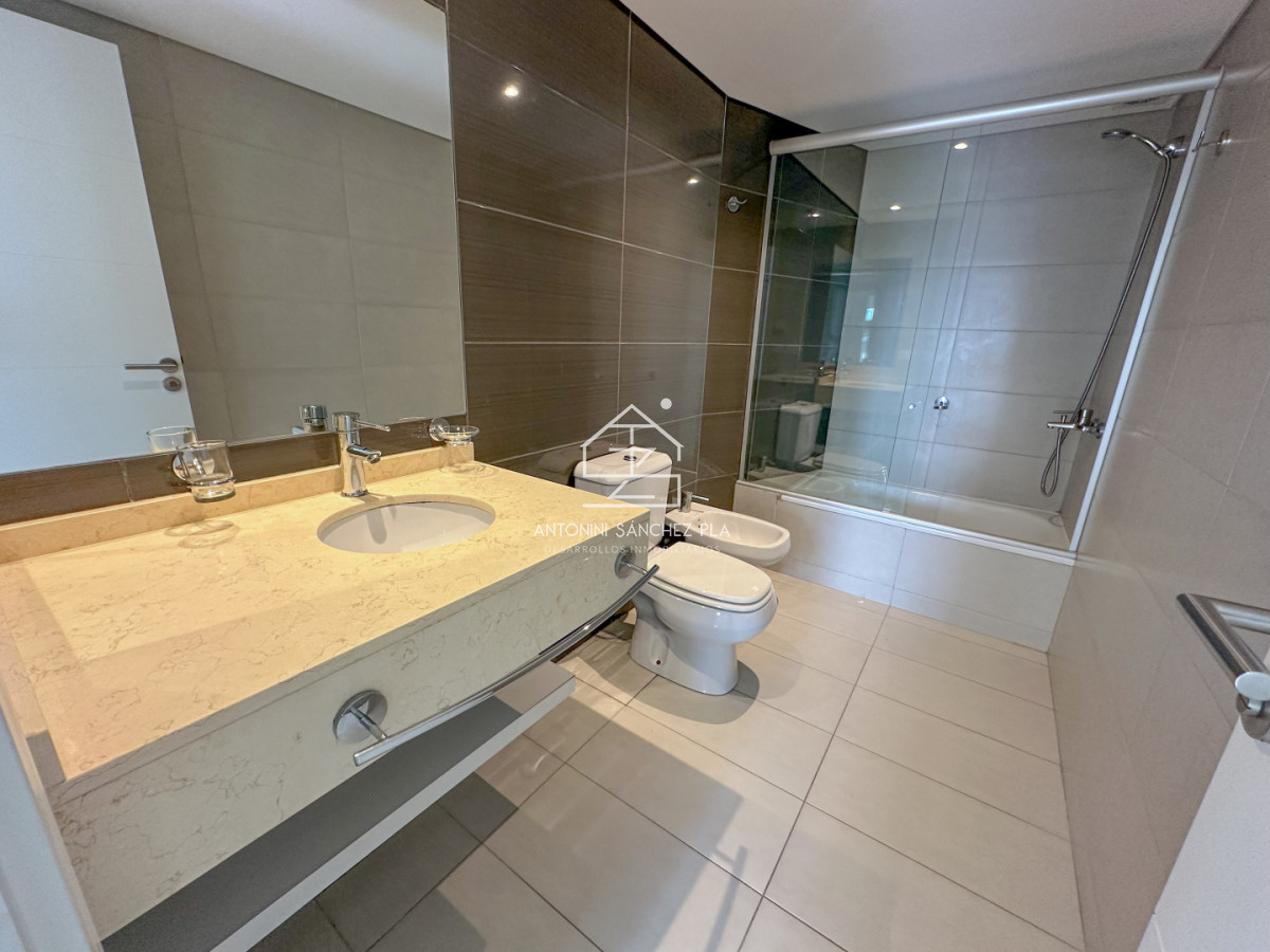 Apartamento ID.4293 - Venta Apartamento 2 dormitorios en Wind Tower Punta del este