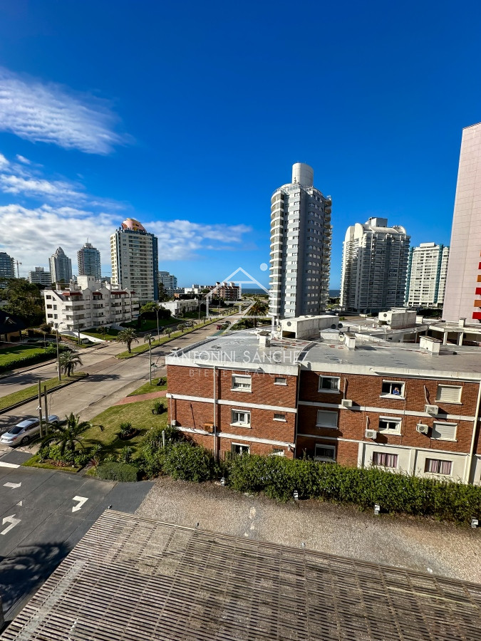 Apartamento ID.805 - Departamento en venta en exclusiva torre en Punta del Este