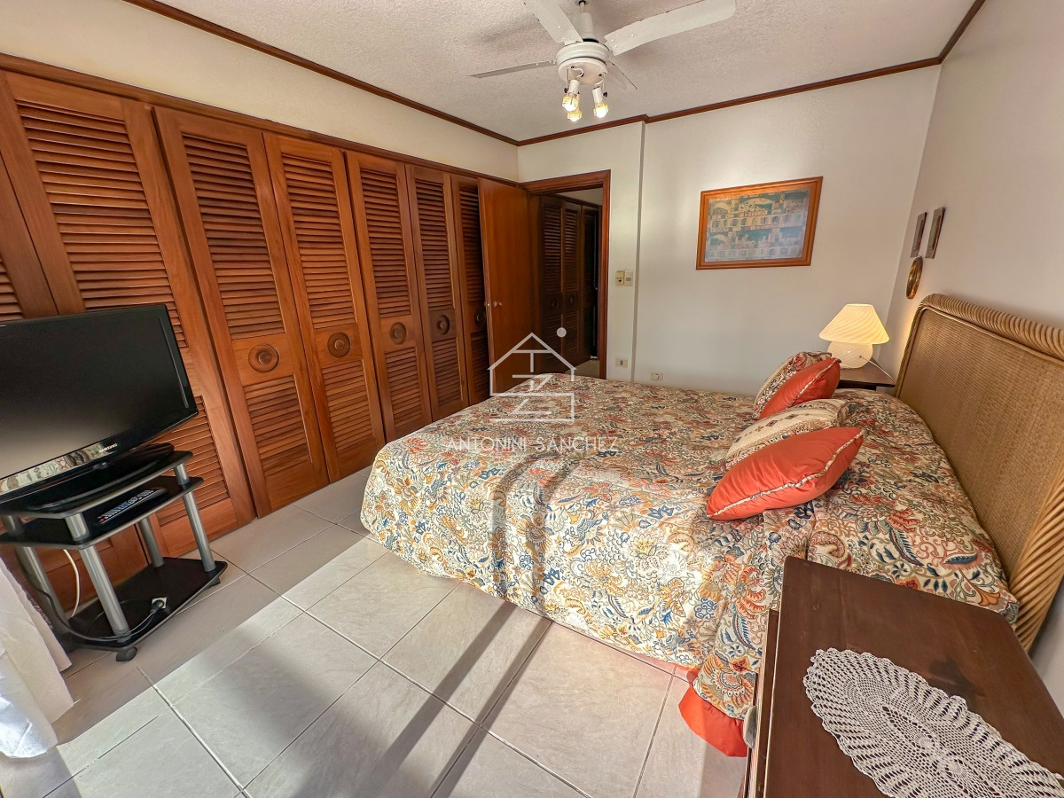 Apartamento ID.802 - Primera linea de peninsula, amplio departamento en venta