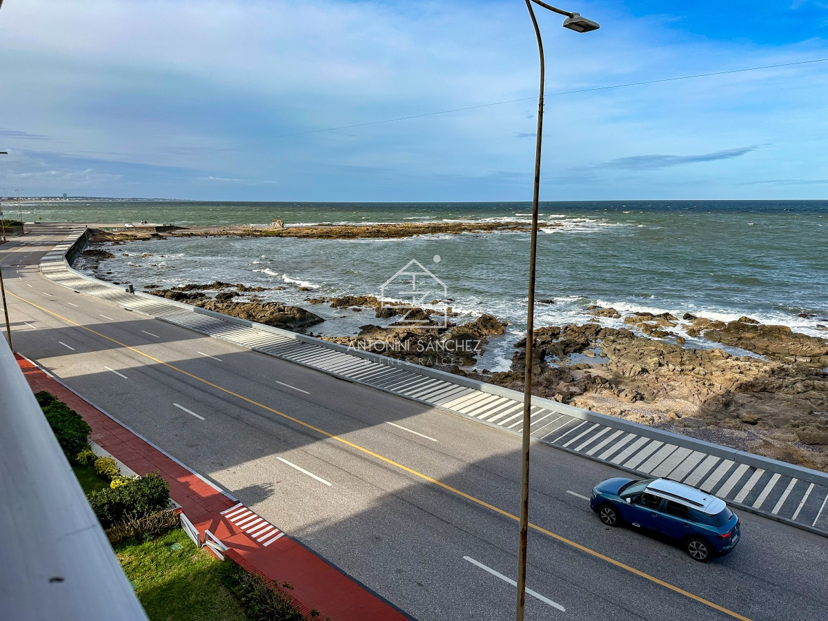 Apartamento ID.802 - Primera linea de peninsula, amplio departamento en venta