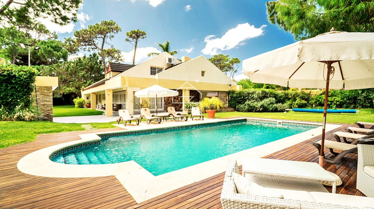 Casa ID.801 - Venta Casa 6 Dormitorios Punta del Este, Mansa