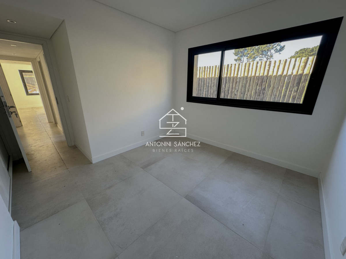 Casa ID.3988 - Casa a estrenar en Parque Burnett U$S 325.000