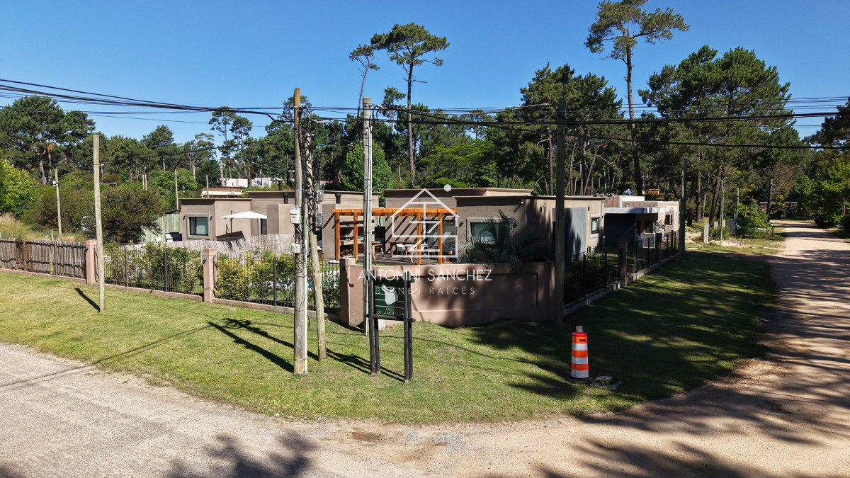 Casa ID.3988 - Casa a estrenar en Parque Burnett U$S 325.000