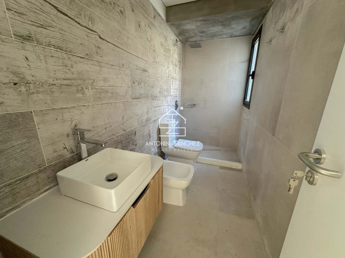 Casa ID.3988 - Casa a estrenar en Parque Burnett U$S 325.000
