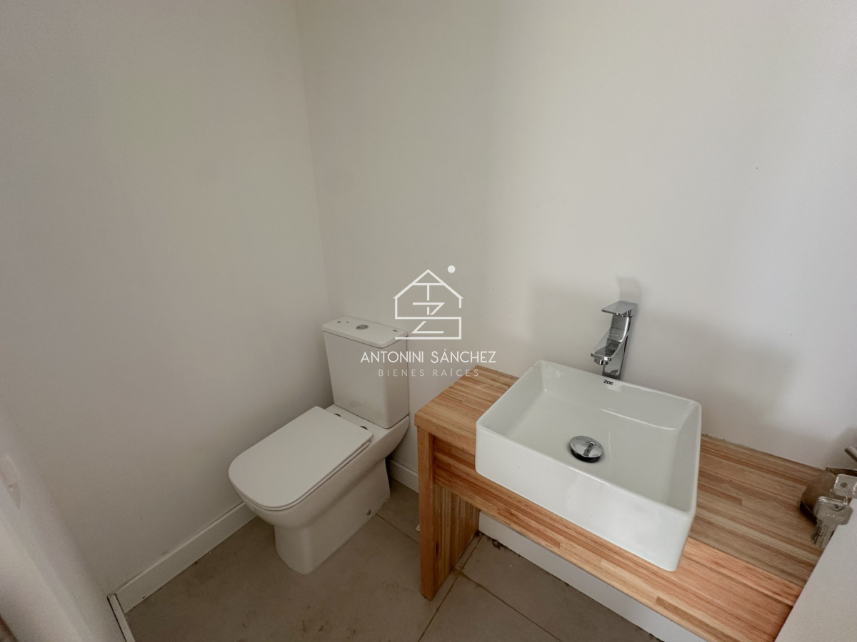 Casa ID.3988 - Casa a estrenar en Parque Burnett U$S 325.000