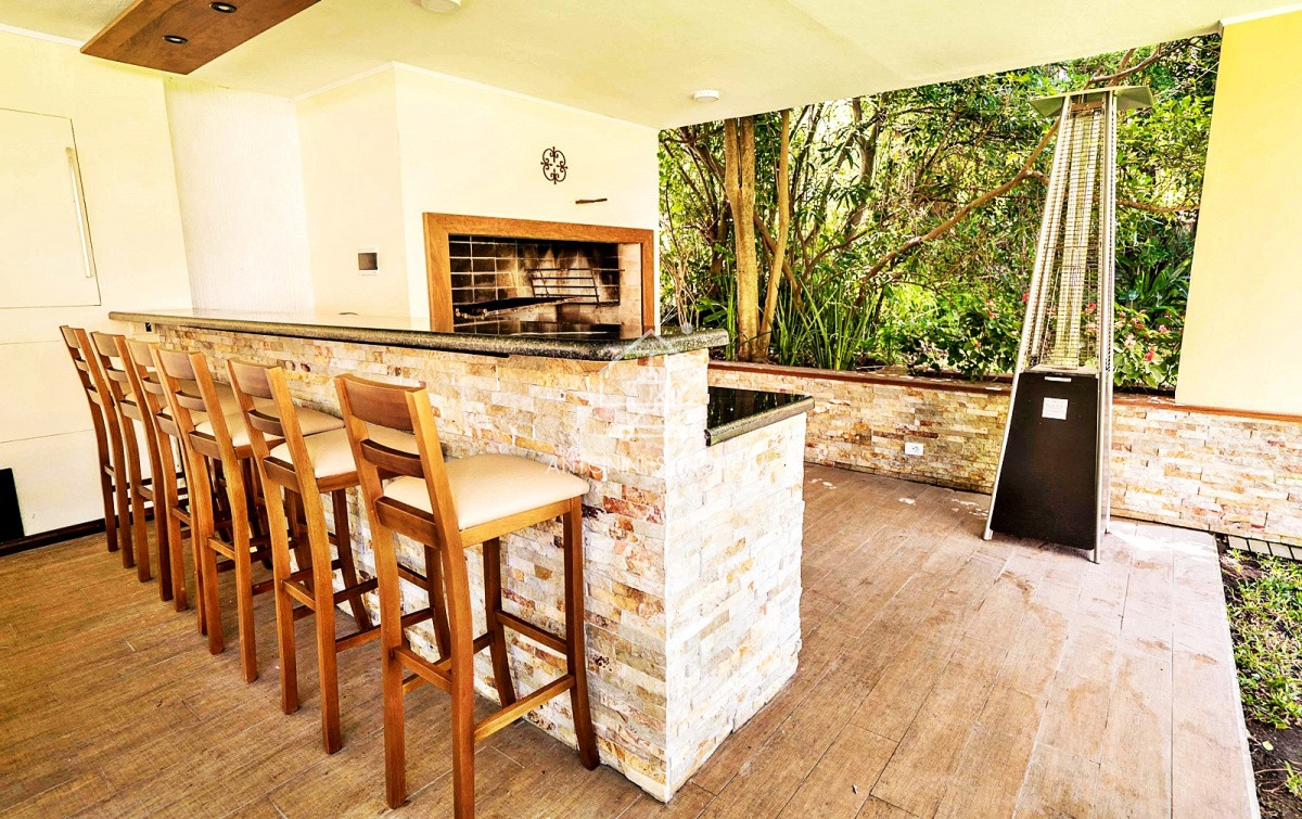 Casa ID.801 - Venta Casa 6 Dormitorios Punta del Este, Mansa