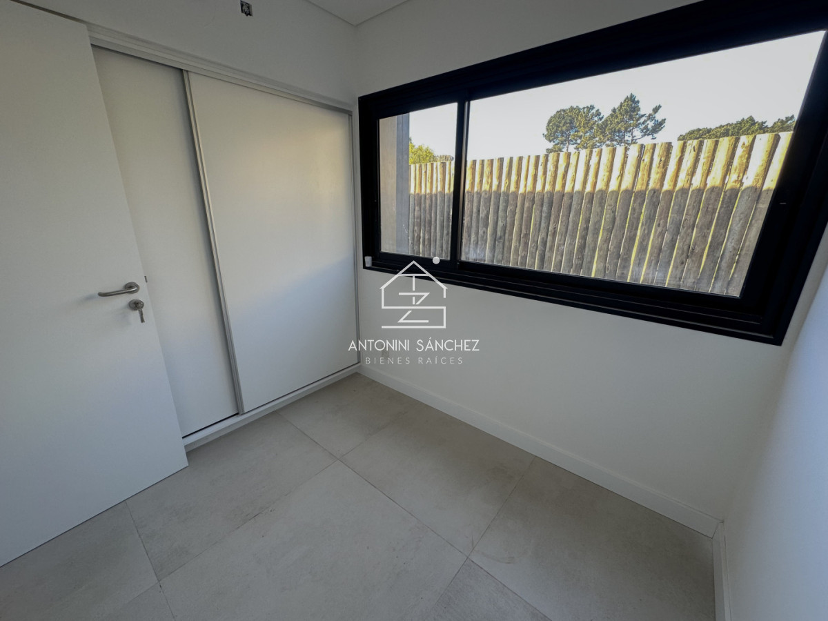 Casa ID.3988 - Casa a estrenar en Parque Burnett U$S 325.000