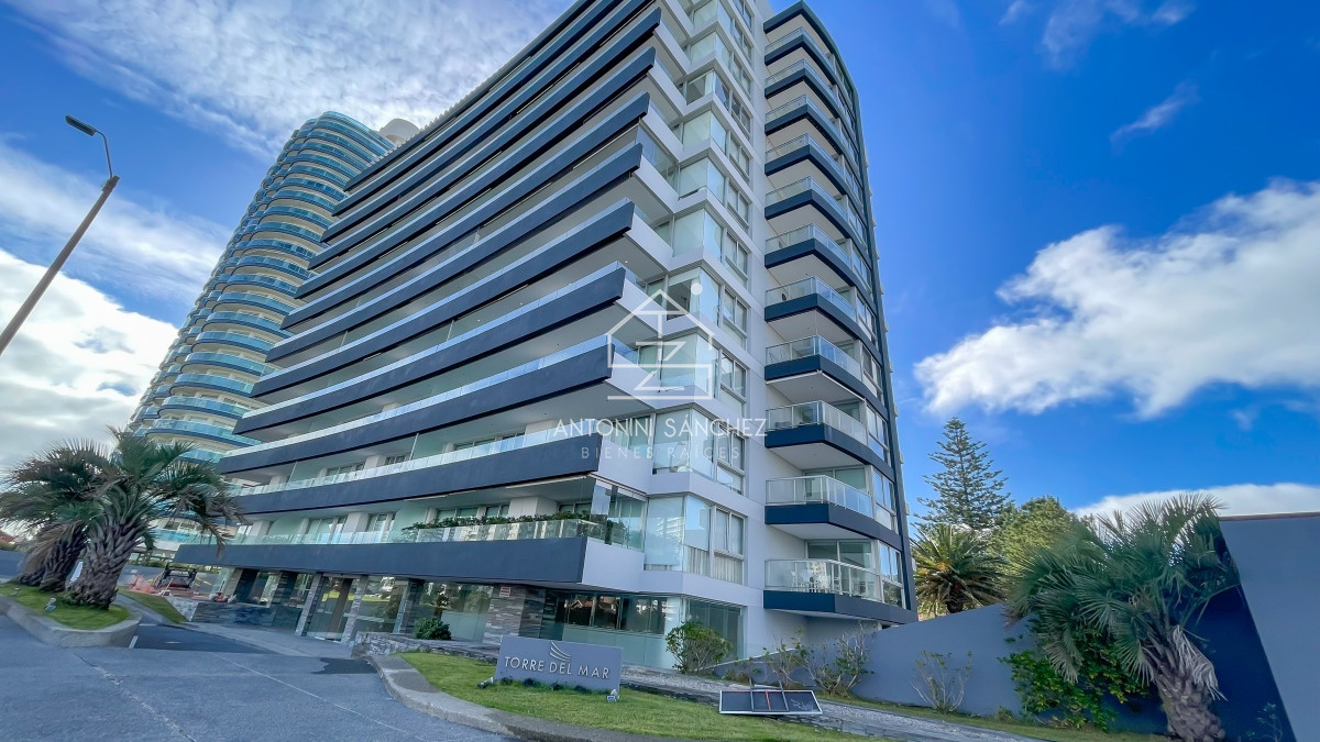 Apartamento ID.845 - Punta de Este, Apartamento de 3 dormitorios a metros del mar y al Hotel Conrad.