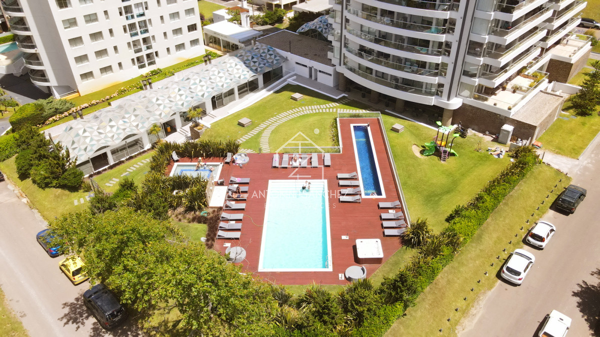 Apartamento ID.839 - Icon Brava en venta de 2 dormitorios y medio 