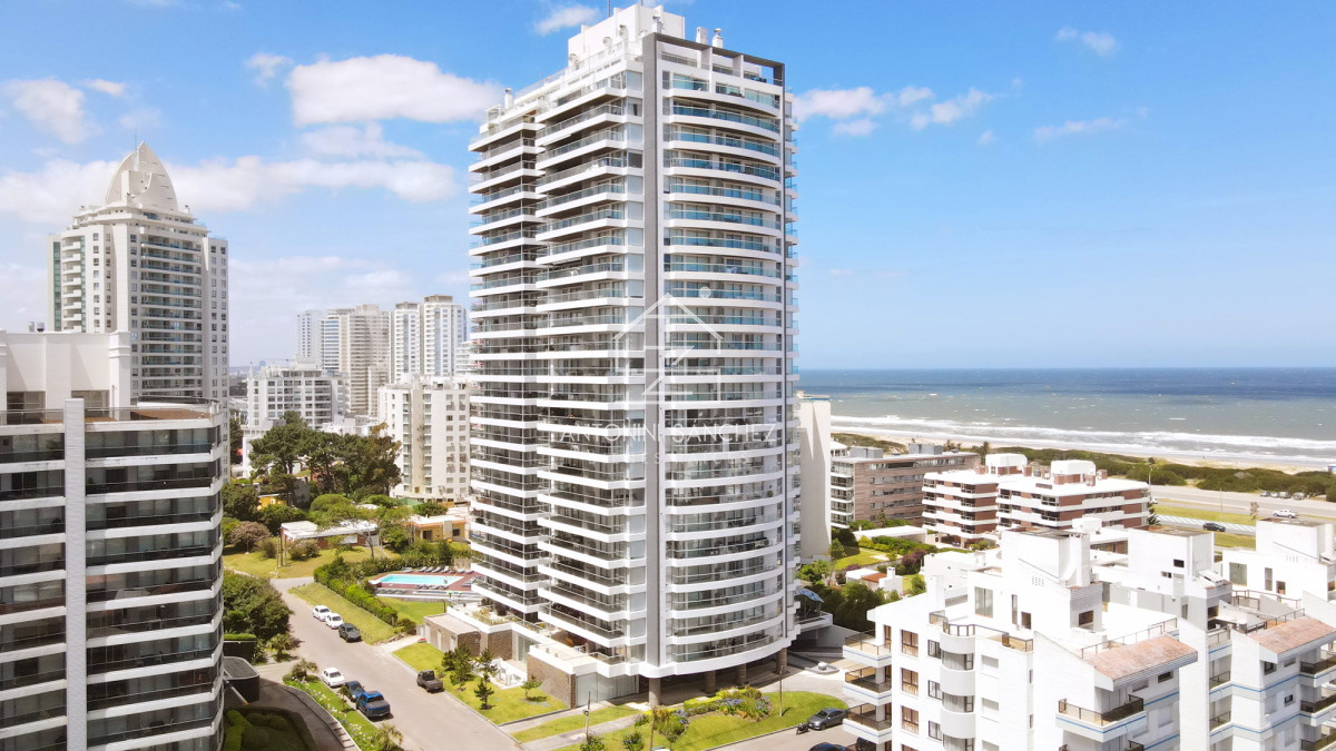 Apartamento ID.839 - Icon Brava en venta de 2 dormitorios y medio 