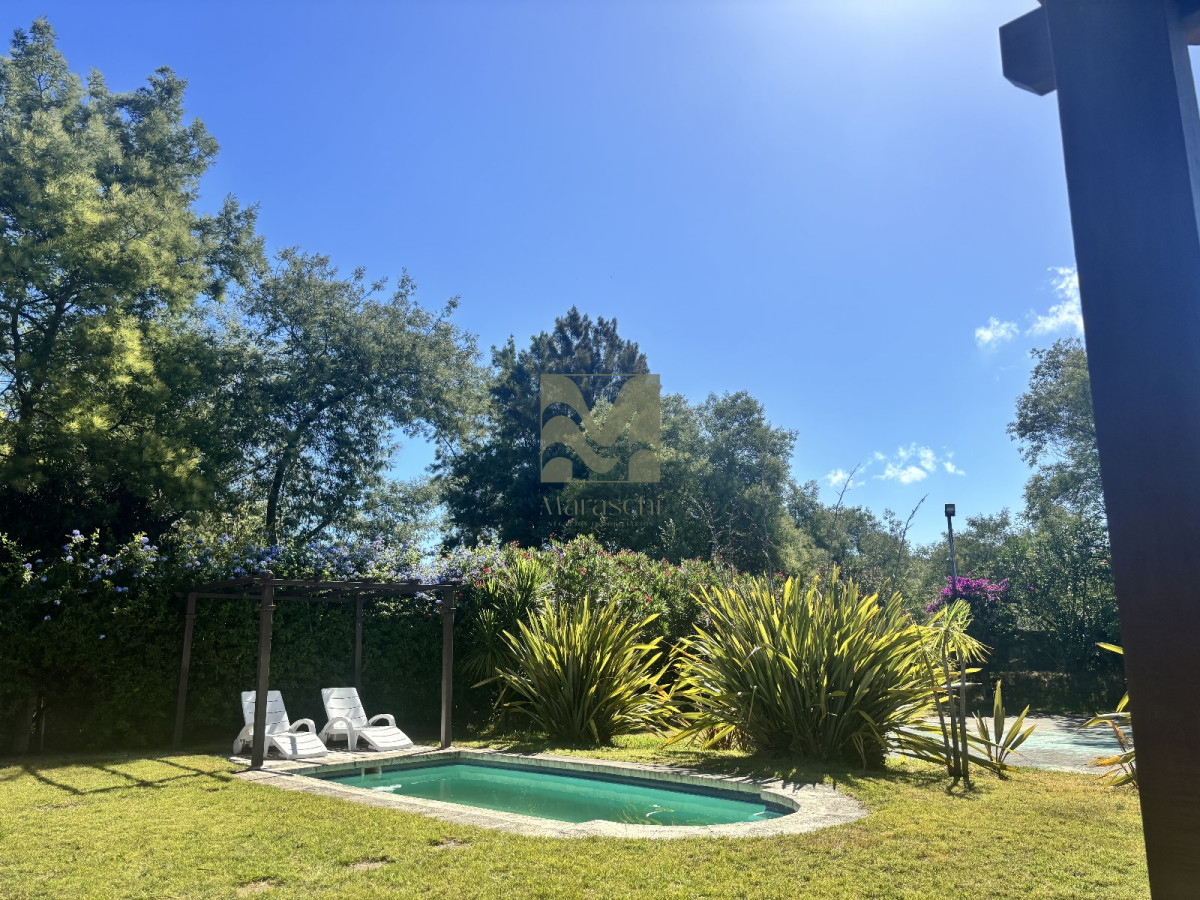 Casa ID.1019 - Hermosa casa en barrio Residencial de Punta del Este a pasos de todo!