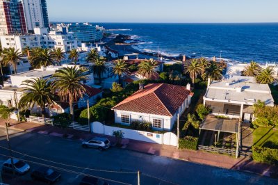 Casa en el corazón de Punta del Este, zona Faro 