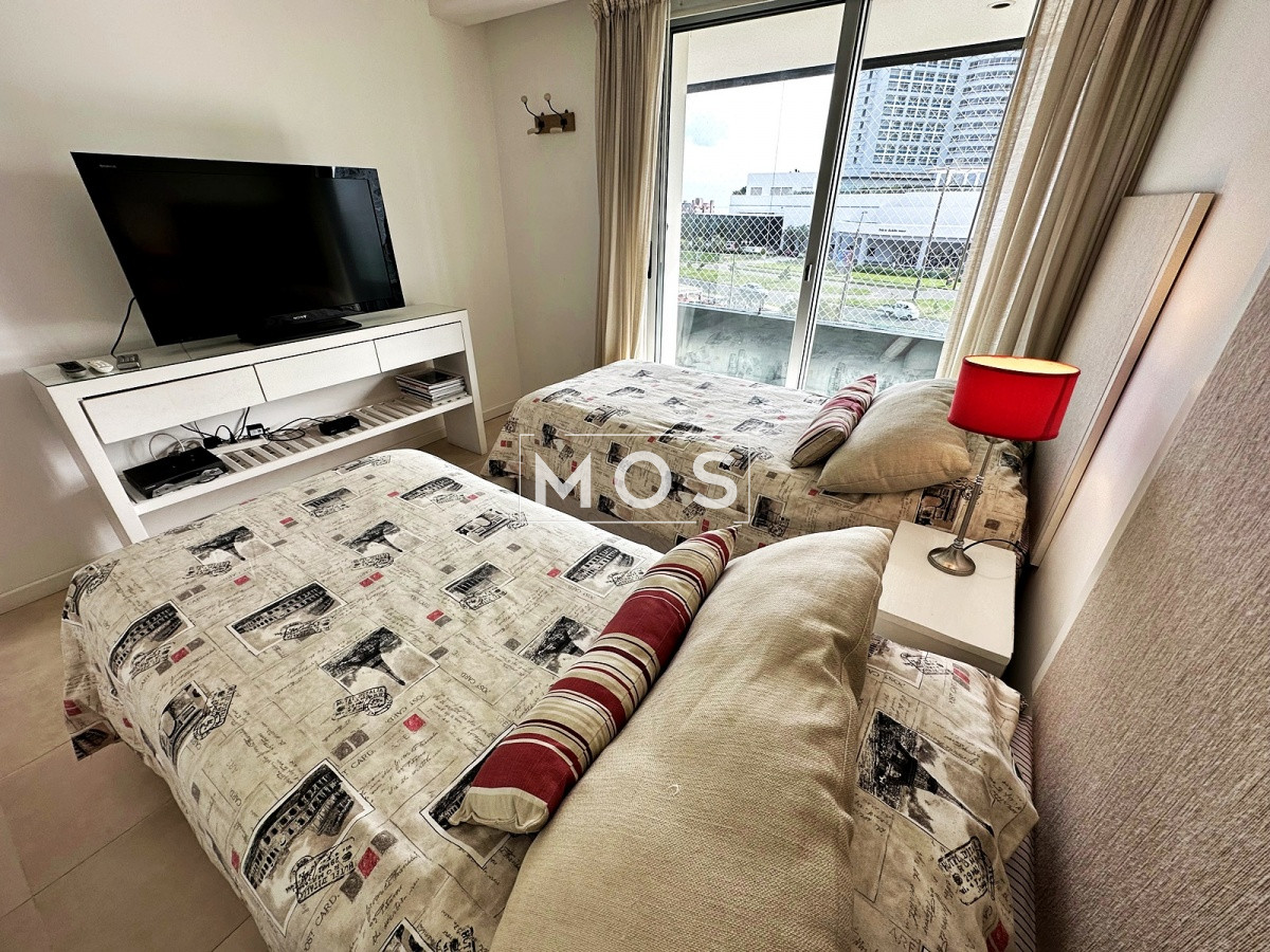 Apartamento ID.2508 - Punta de Este, Apartamento de 3 dormitorios a metros del mar y al Hotel Conrad.