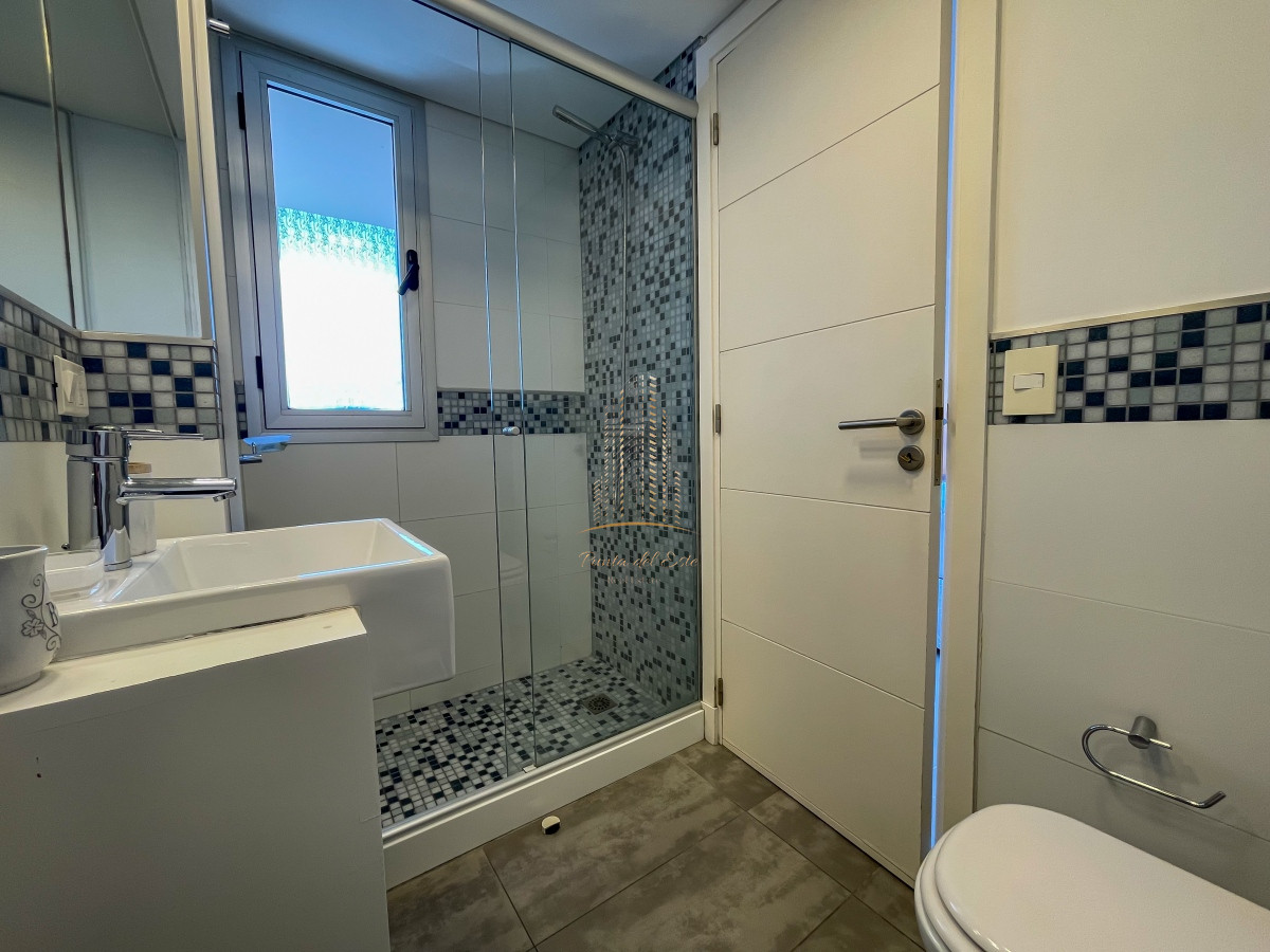 Apartamento ID.874 - Arenas del Mar II - 2 dormitorios y medio con 2 baños en alquiler