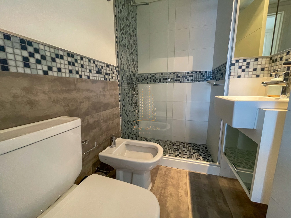 Apartamento ID.874 - Arenas del Mar II - 2 dormitorios y medio con 2 baños en alquiler