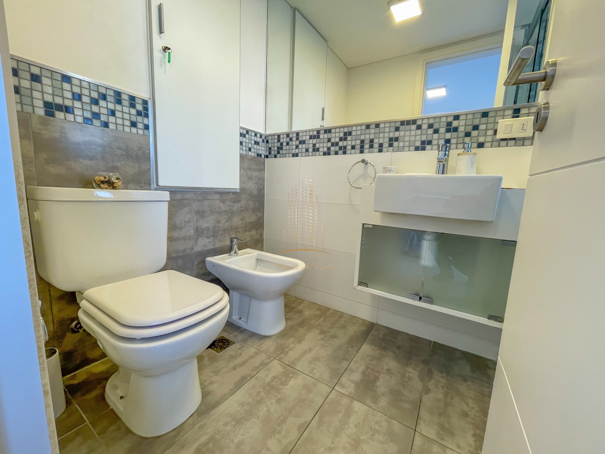 Apartamento ID.874 - Arenas del Mar II - 2 dormitorios y medio con 2 baños en alquiler