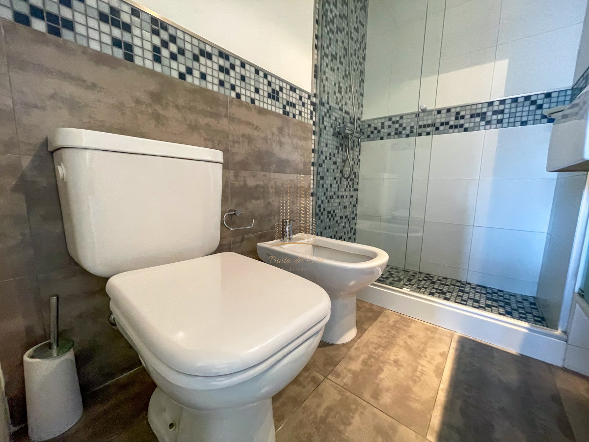 Apartamento ID.874 - Arenas del Mar II - 2 dormitorios y medio con 2 baños en alquiler