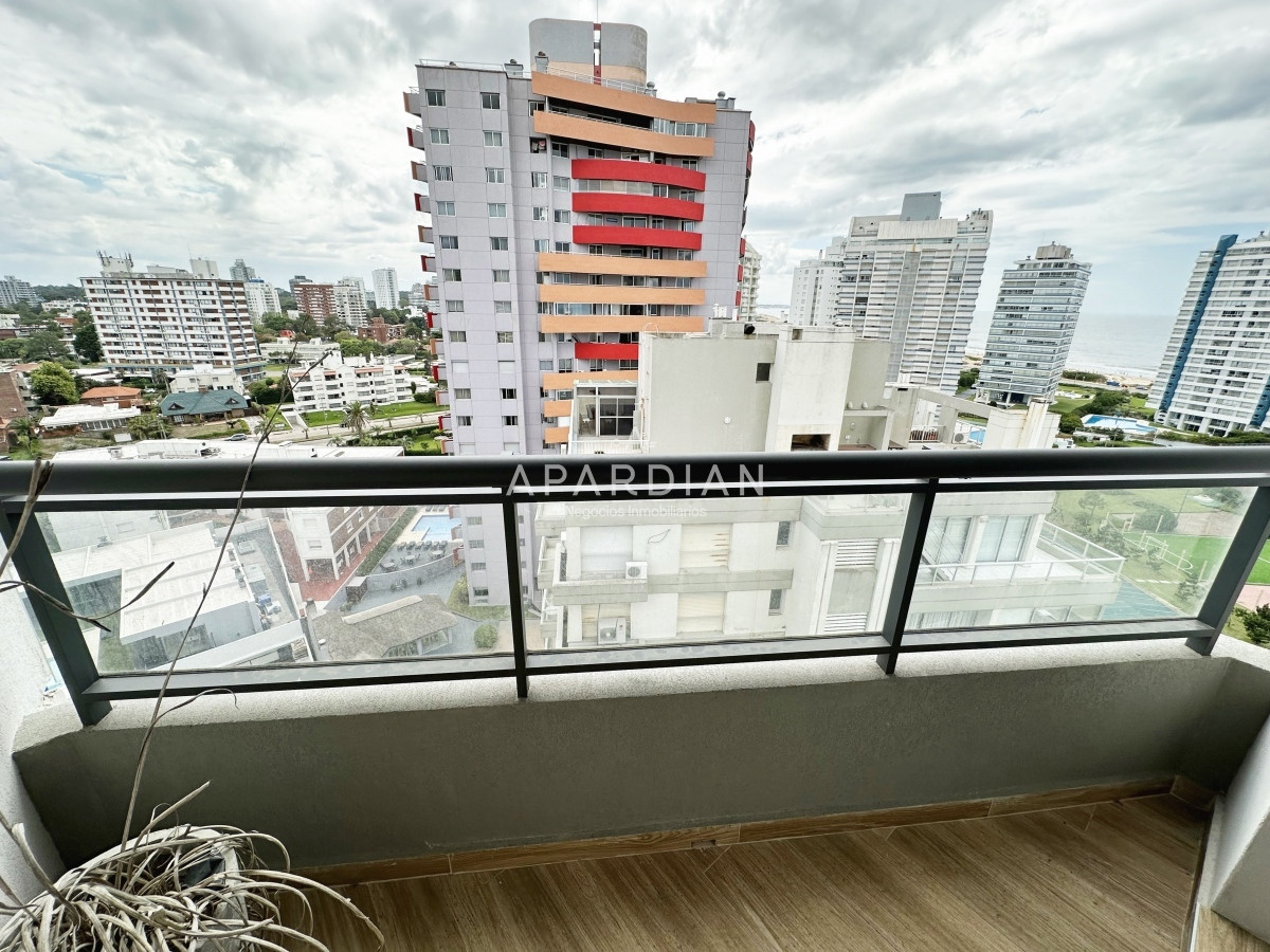 Apartamento ID.21096860 - Piso alto a pasos del mar, servicios y expensas muy bajas