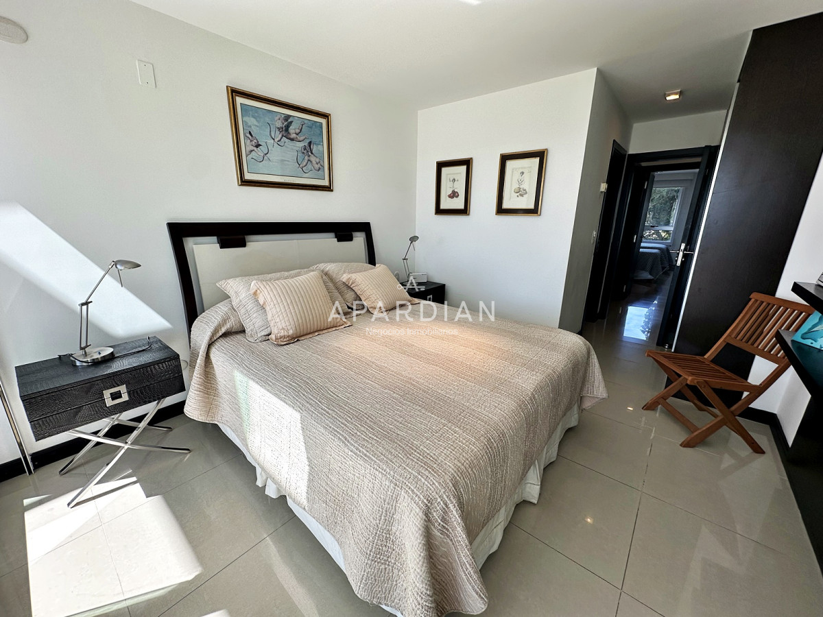 Apartamento ID.21098862 - Gala Tower. Pda 4, exclusivo departamento a solo pasos del Mar en Playa Mansa.