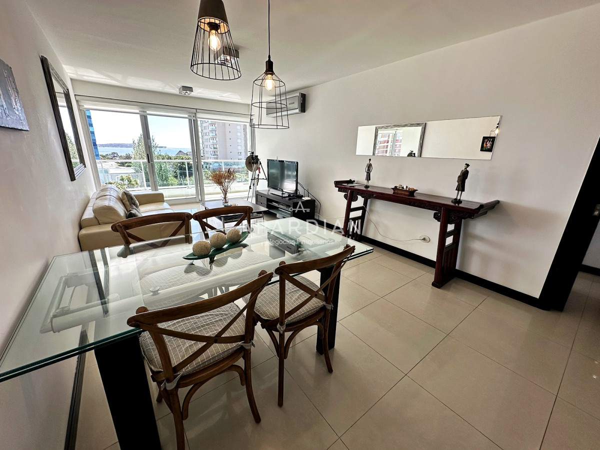 Apartamento ID.21098862 - Gala Tower. Pda 4, exclusivo departamento a solo pasos del Mar en Playa Mansa.