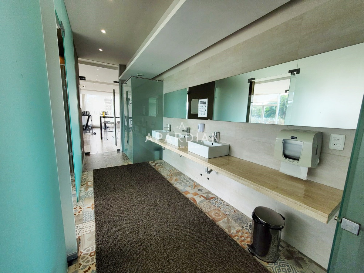 Apartamento ID.21100031 - Piso alto con hermosas vistas! 