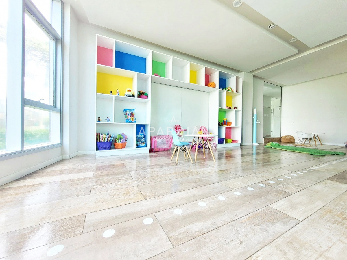 Apartamento ID.21100031 - Piso alto con hermosas vistas! 