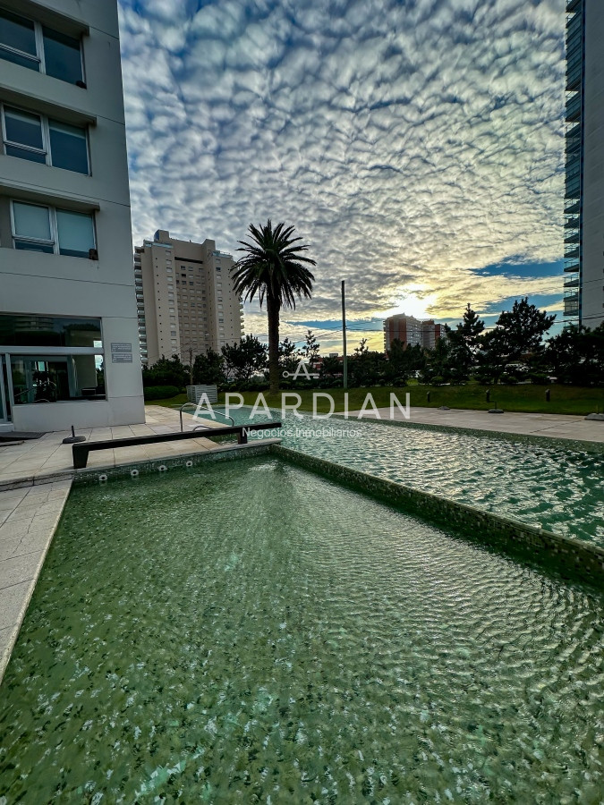 Apartamento ID.21098862 - Gala Tower. Pda 4, exclusivo departamento a solo pasos del Mar en Playa Mansa.