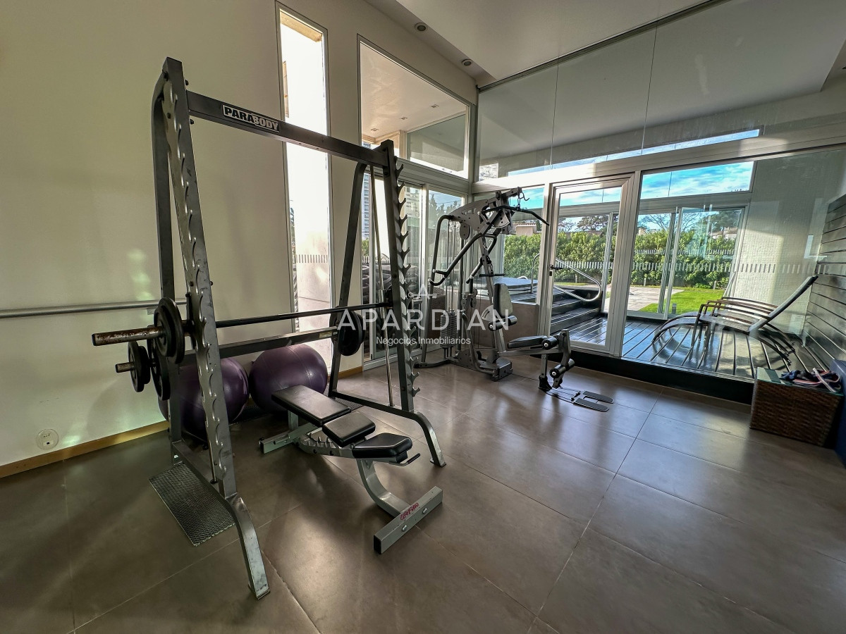 Apartamento ID.21098862 - Gala Tower. Pda 4, exclusivo departamento a solo pasos del Mar en Playa Mansa.