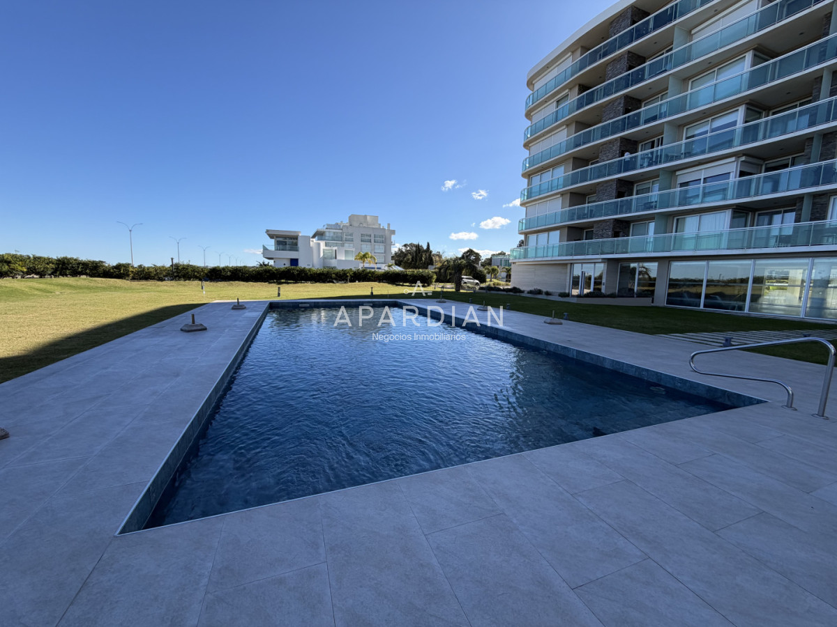 Apartamento ID.21099748 - DEPARTAMENTO MODERNO FRENTE AL MAR U$S 380.000 