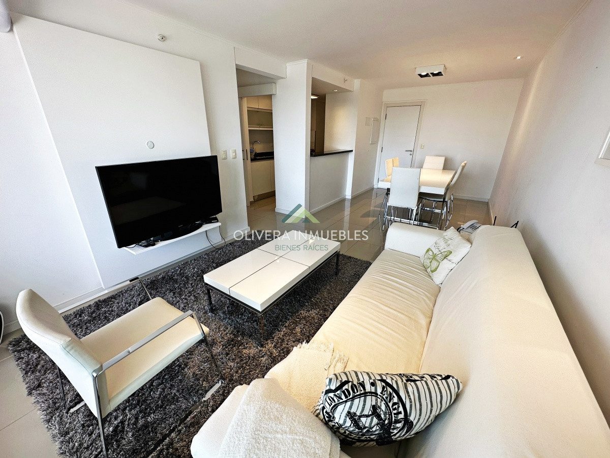 Apartamento ID.10005 - VENTA DE APARTAMENTO DE 2 DORMITORIOS EN BRAVA EN EDIFICIO WIND TOWER PUNTA DEL ESTE 