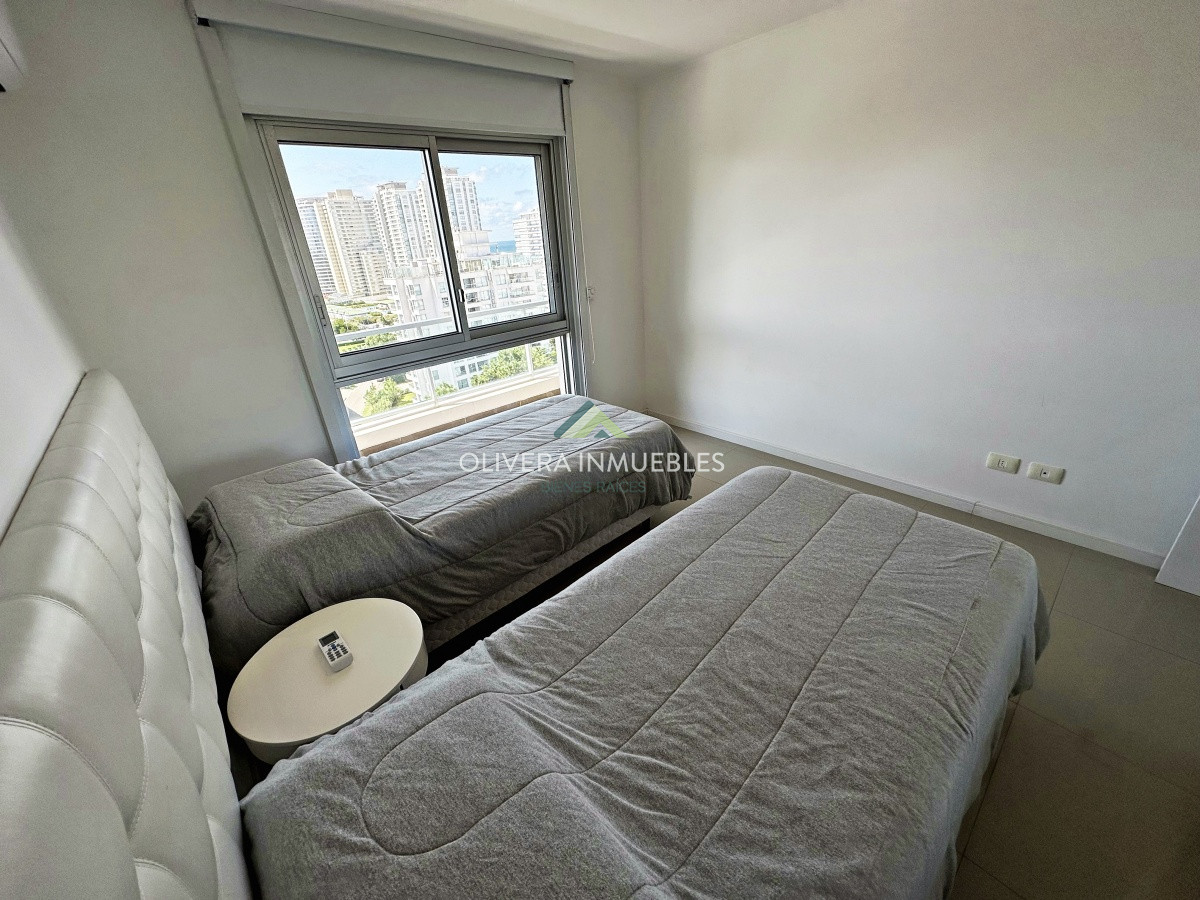 Apartamento ID.10005 - VENTA DE APARTAMENTO DE 2 DORMITORIOS EN BRAVA EN EDIFICIO WIND TOWER PUNTA DEL ESTE 