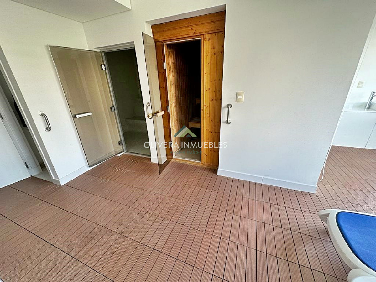 Apartamento ID.10005 - VENTA DE APARTAMENTO DE 2 DORMITORIOS EN BRAVA EN EDIFICIO WIND TOWER PUNTA DEL ESTE 