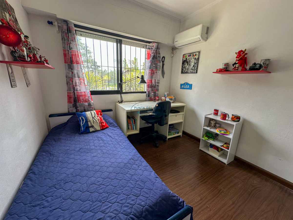 Casa ID.167 - Hermosa casa en barrio Residencial de Punta del Este a pasos de todo!