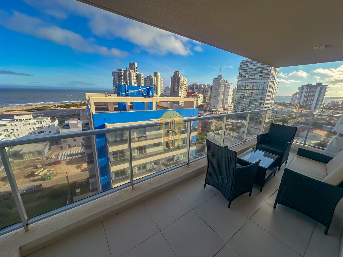 Hermoso piso alto con vistas al mar en parada 3 de Playa Brava -id-587-13