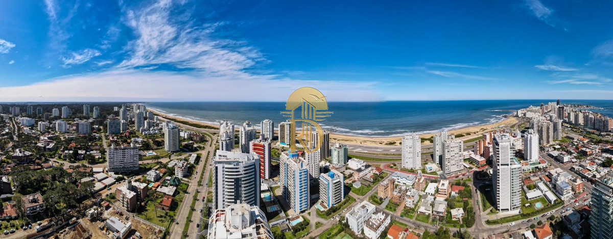 Hermoso piso alto con vistas al mar en parada 3 de Playa Brava -id-587-20